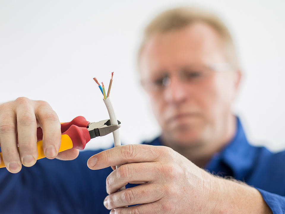 C F021729 bei Elektroprojekt Ertl in Schwandorf